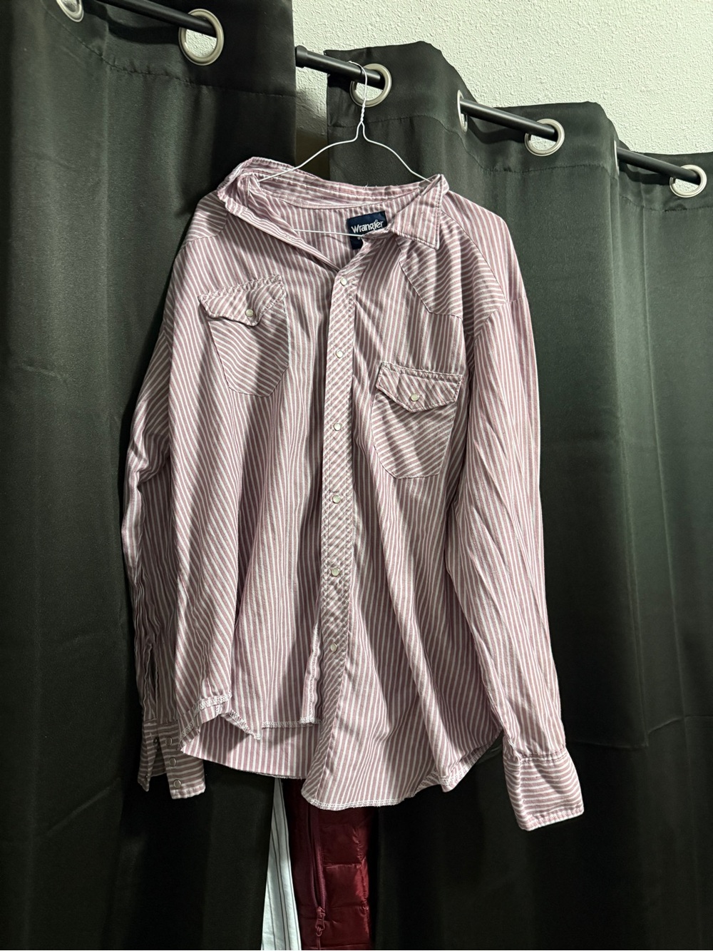 Wrangler Men’s Pink & White Striped Button-Down Shirt